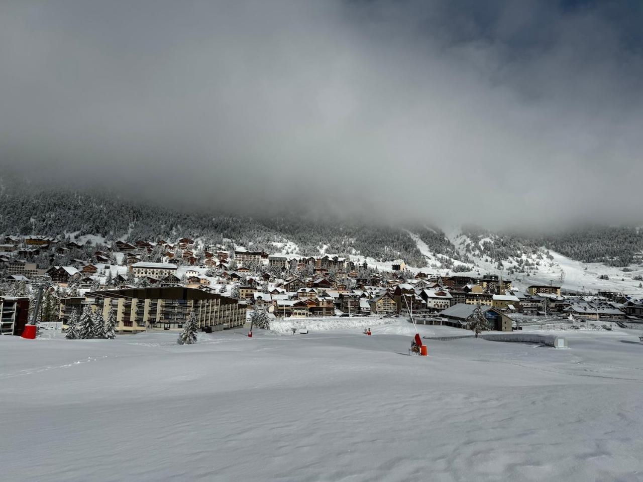 Studio Les Chalmettes 4 Personnes Au Pied Des Pistes Wifi - Balcon - Parking Монженевр Экстерьер фото